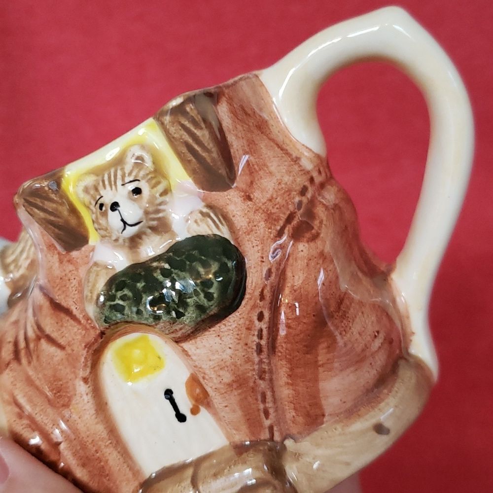 Small Vintage Ceramic Shoe Teapot Tea Pot with Bears - Picture 6 of 8